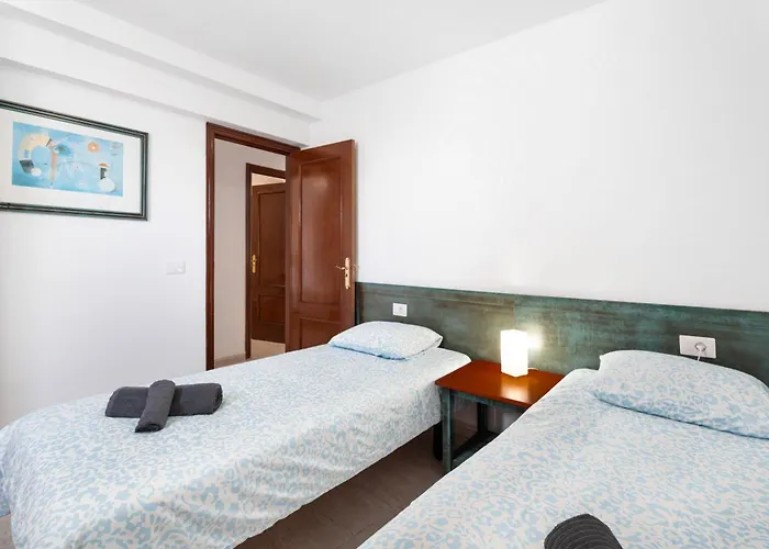 Flores 1e Apartment *